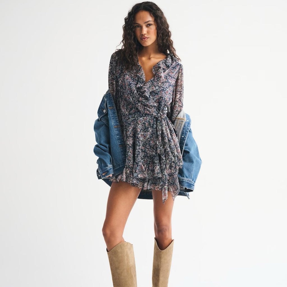 NWT Abercrombie Long-Sleeve Draped Wrap Mini Dress Black Pattern M Tall